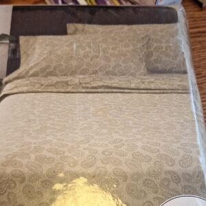 Mainstays Twin Sheet Set - Beige Paisley